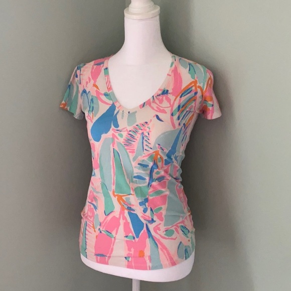 Lilly Pulitzer V-Neck Tee​ - Picture 1 of 3
